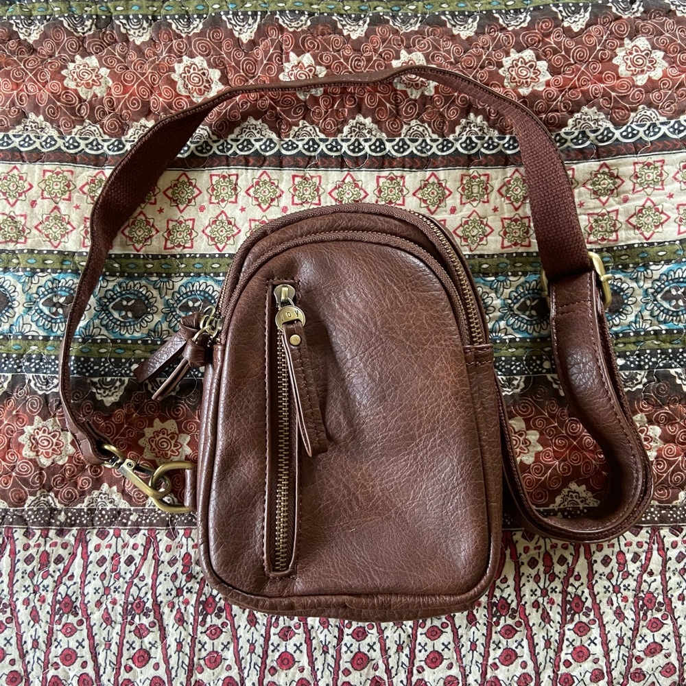 NWOT Vegan Leather Crossbody Bag